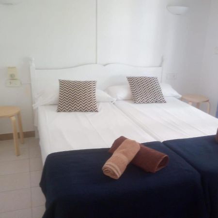 Apartamentos Playa Park Brisas Son Xoriguer Cala en Bosch Esterno foto