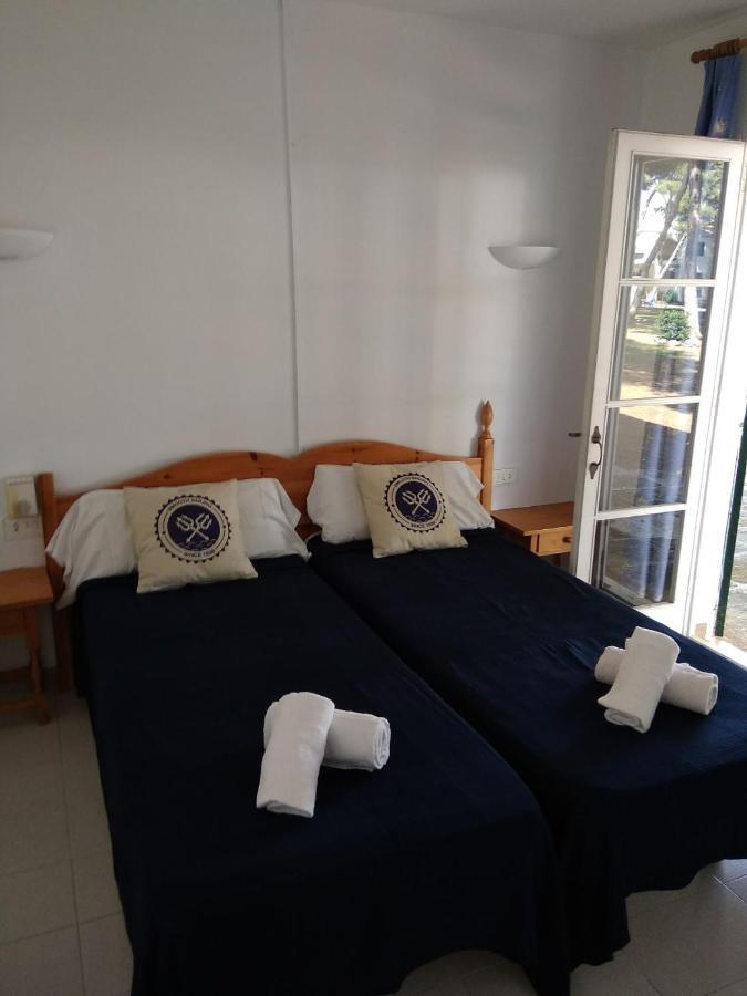 Apartamentos Playa Park Brisas Son Xoriguer Cala en Bosch Esterno foto
